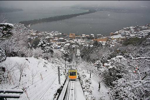 天橋立、伊根舟屋遊、六甲山，賞雪玩雪溫泉2天團 (冬季限定紅蟹蟹腳放題、傘松公園、舞鶴海鮮市場、神戶三田outlet、美山町) (KJE-02F)大阪出發
