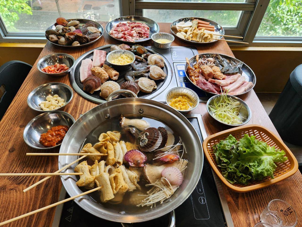 (團號:CH-01) 由早玩到晚美食一天團｜湖水吊橋 & 任吃貝殼、 鮑魚 、海鮮 & 打卡森林系咖啡廳
