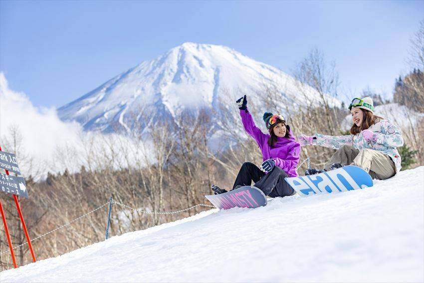 〖冬日限定→4人成行〗富士山河口湖煙花大會※滑雪溫泉2天團【忍野八海◎淺間神社◎日川時計店◎天神山滑雪場◎御殿場FACTORY OUTLET購物】KTF-02	★東京出發