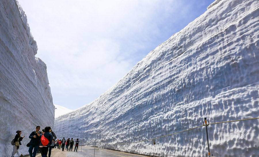 〖立山黑部大雪谷〗◎白川鄉◎上高地◎高山古街◎近江町市場◎包飛弾和牛◎包金箔雪糕◎包任摘草莓◎觀星私人風呂小木屋三天團 KNT-03H【立山黑部漫步’’雪之迴廊’’,世界文化遺產-白川鄉合掌村,日本唯一淨土上高地,三大名園兼六園,高山古街,信州草莓任食放題】名古屋出發