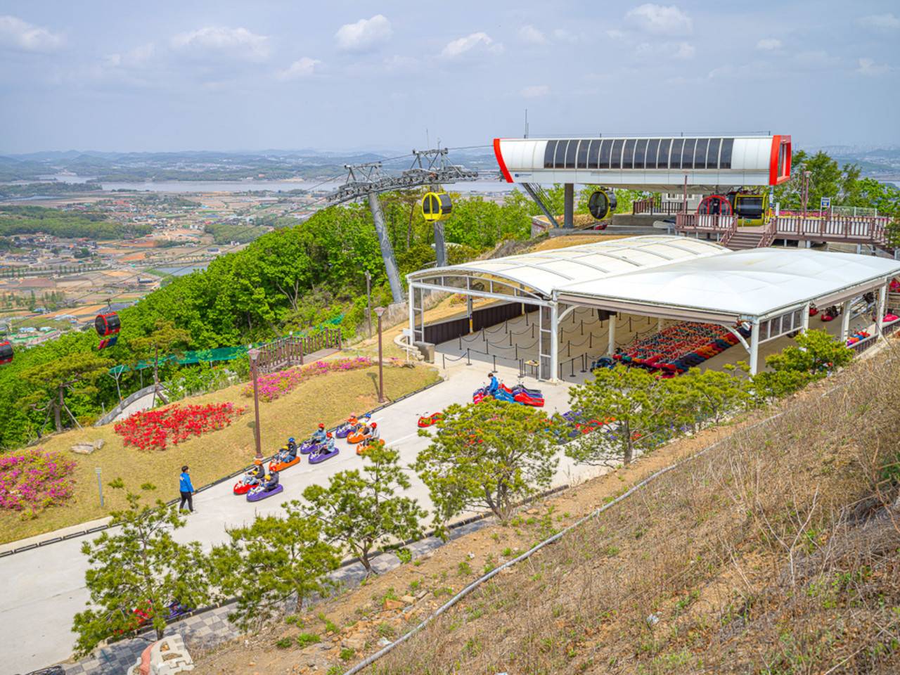 (團號 : HC-01) 超人氣草莓體驗+人氣爆燈Luge+風物市場+離北韓最近的咖啡廳 1天團