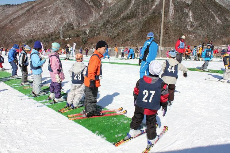 富士山河口湖滑雪 2天團【淺間神社、忍野八海、KAMUI御坂滑雪場、入住八岳森林小木屋】KTK-02F