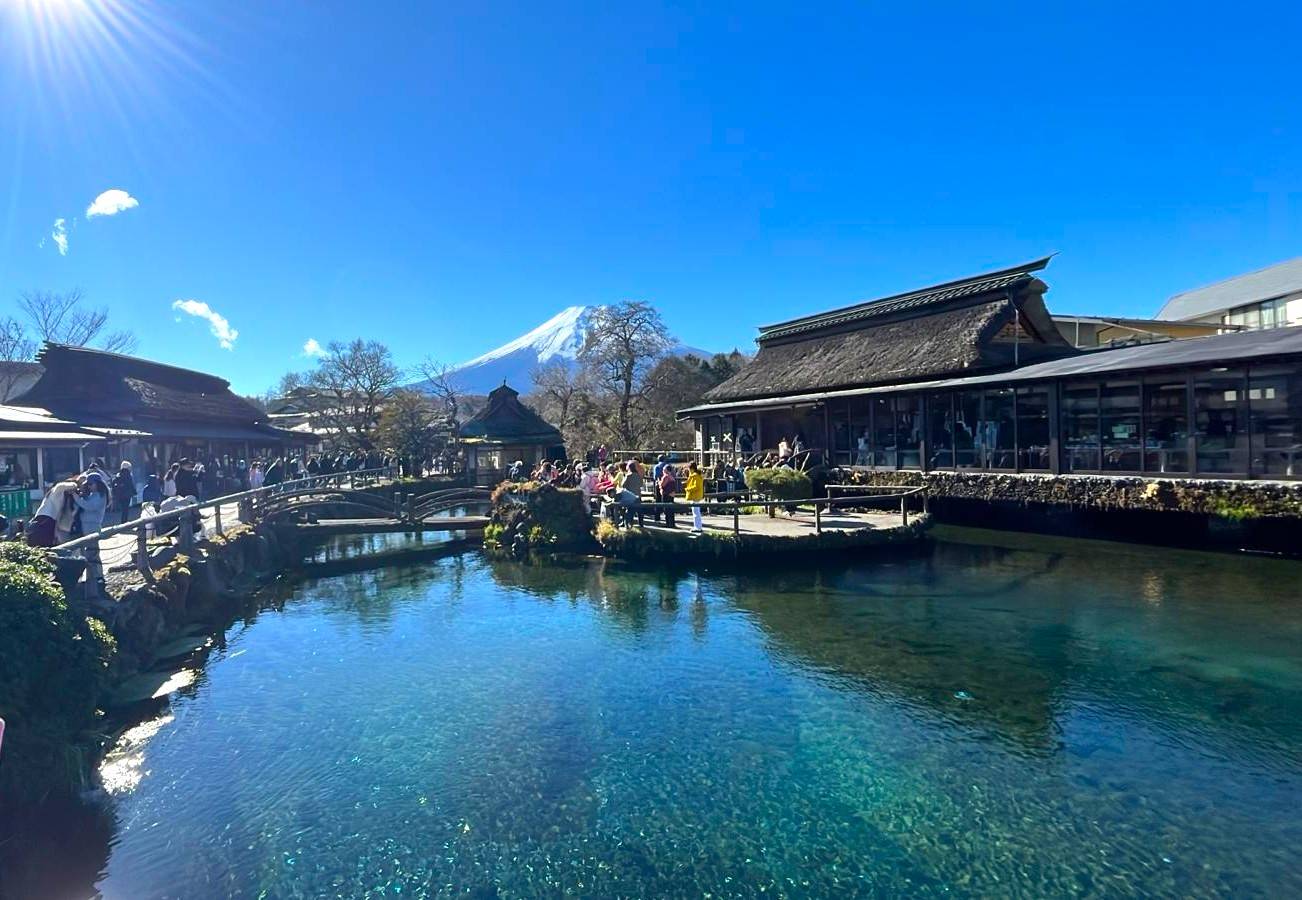 富士山-西湖-櫻花合掌村一天團【西湖療癒之鄉根場櫻花◎淺間神社◎忍野八海◎日川時計店】KTF-01H★東京出發