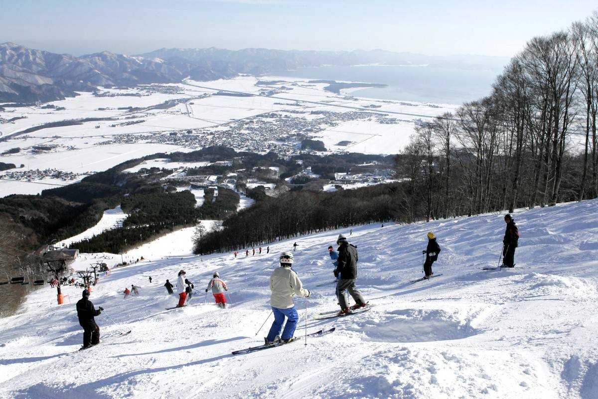 東京滑雪溫泉豬苗代3天團(只見川橋、時令草莓果園、大內宿、豬苗代湖)KJC-03