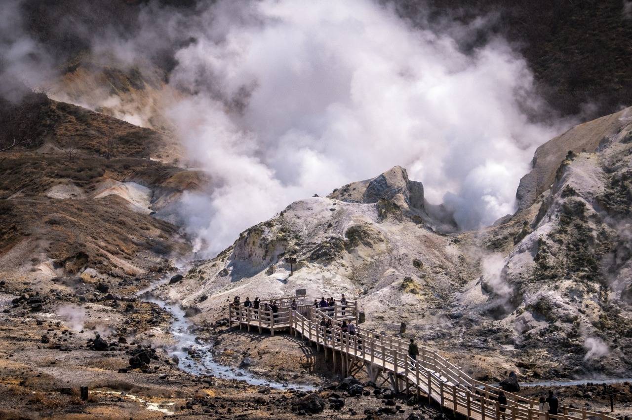 北海道洞爺湖+登別, 熊牧場, 有珠火山, OUTLET 一天團KHT-01N